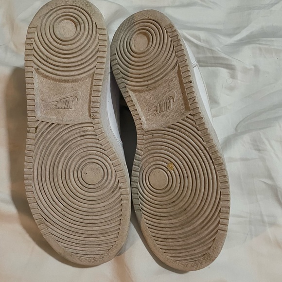 White leather nikes - Picture 4 of 5